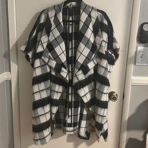 Lucky Brand Cape Poncho in Black/White Plaid